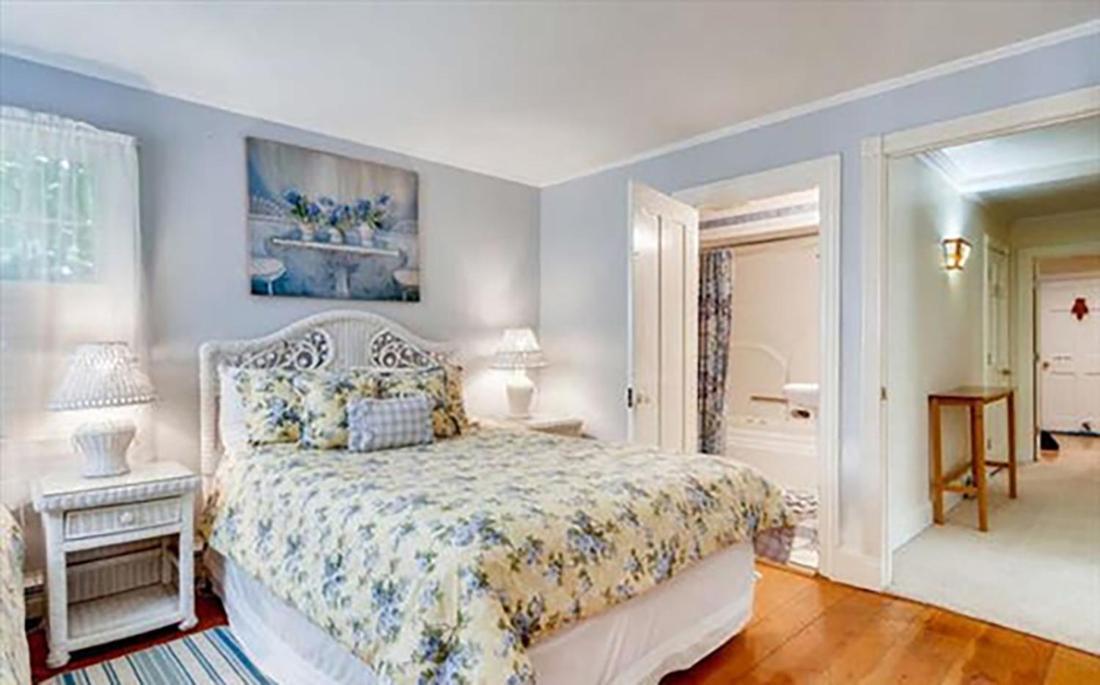 West Tisbury Inn Екстер'єр фото